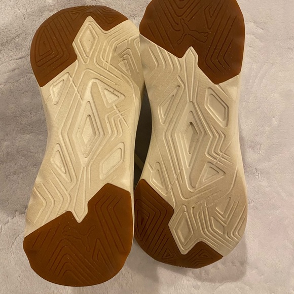 Puma women’s sneakers - Picture 4 of 5